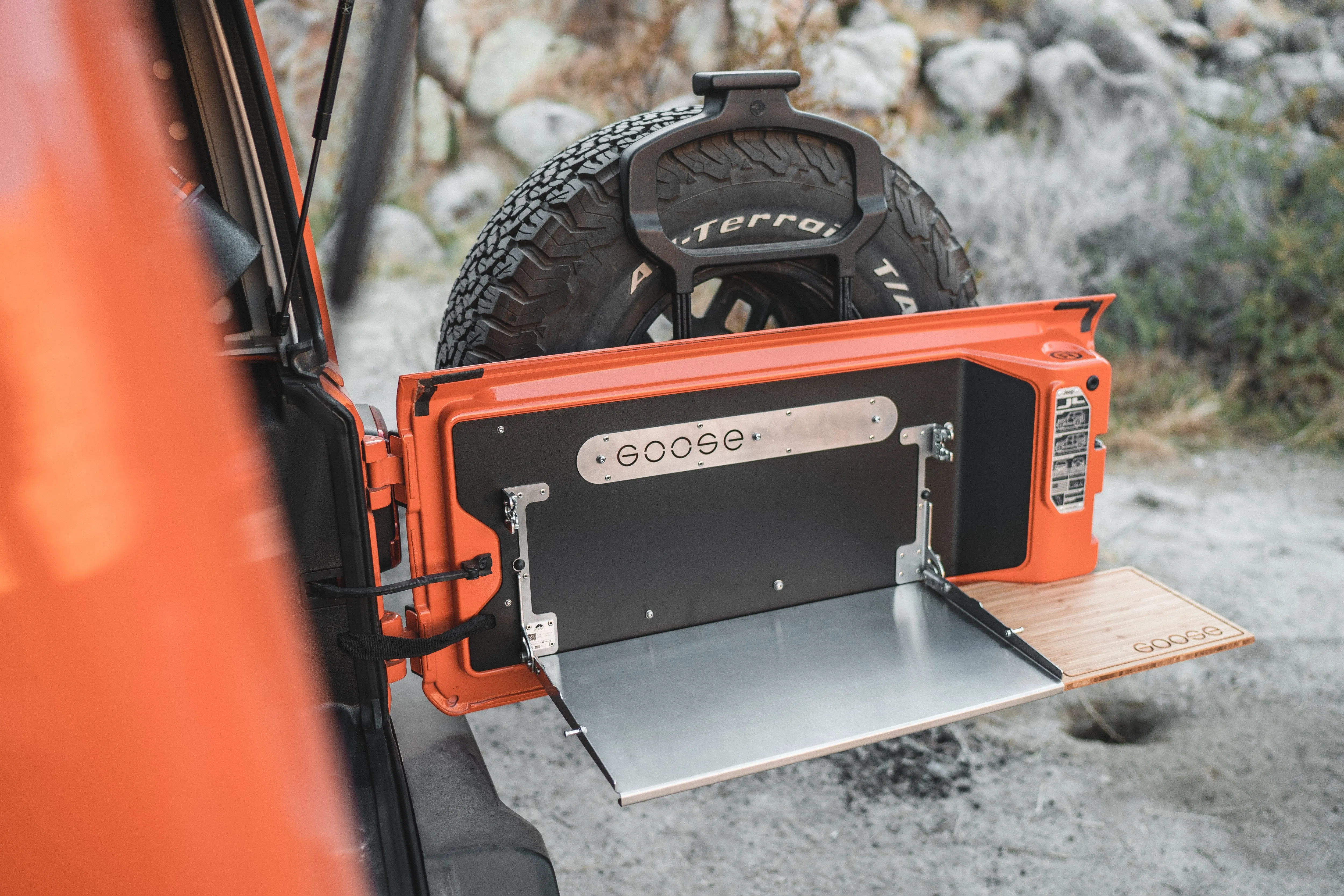 GOOSE GEAR- JEEP - WRANGLER - 2018-PRESENT - JL / JLU - GOOSE GEAR TAILGATE TABLE